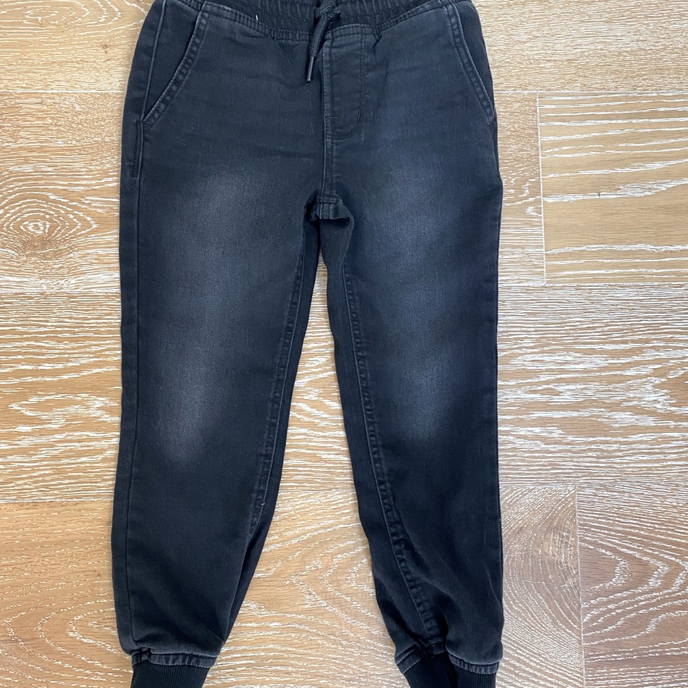 HUDSON boys stone washed jeans.  Washed once and never worn.  Size 6